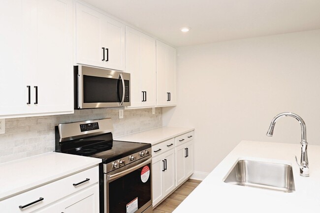 Photo - Pet-Friendly Glenbrook Apartment Near Crozet Park Unidad Anlee Rd 2409 #B