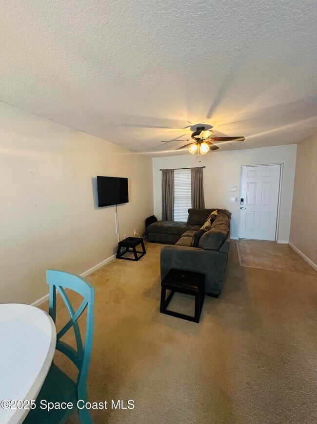 Photo - 890 Luminary Cir