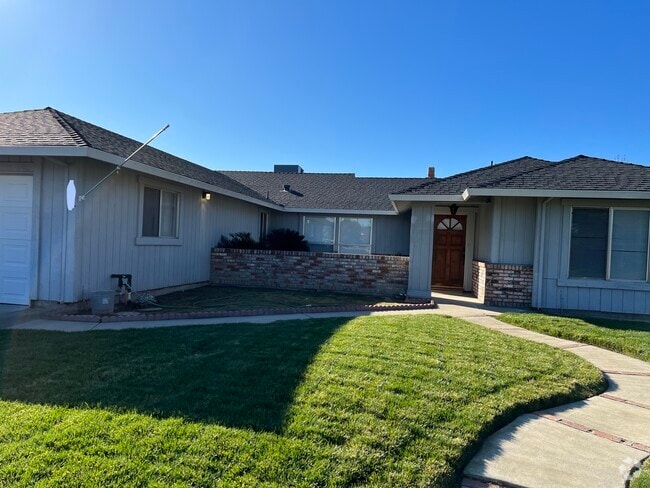 Building Photo - 801 Foxfire Dr Rental