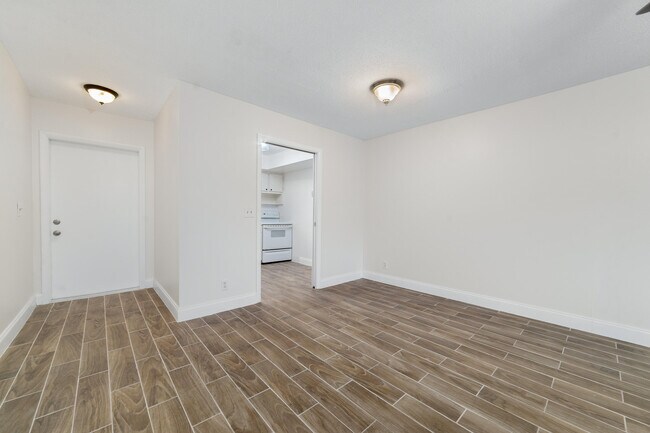 Photo - 2567 Dudley Dr W Unit F