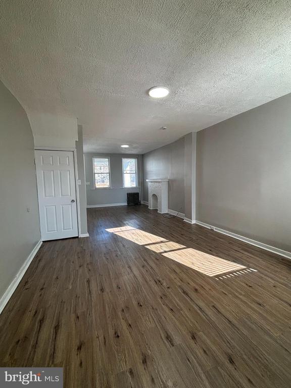 Photo - 1623 Carswell St