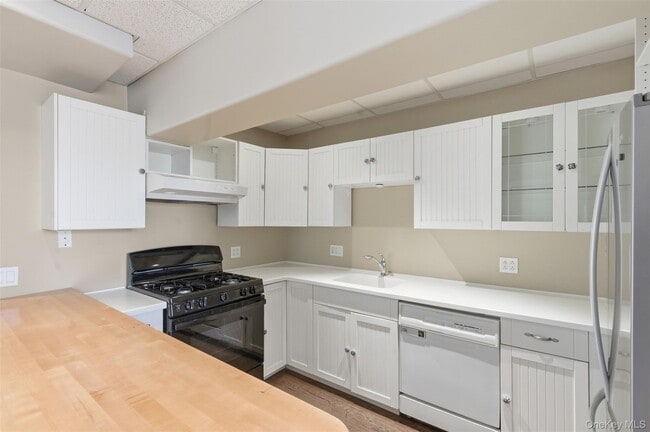 Building Photo - 248 Depew Ave Unit 4