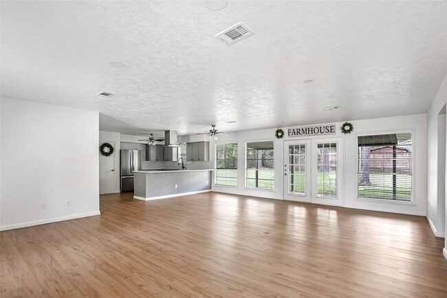 Building Photo - 212 Normal Park Dr