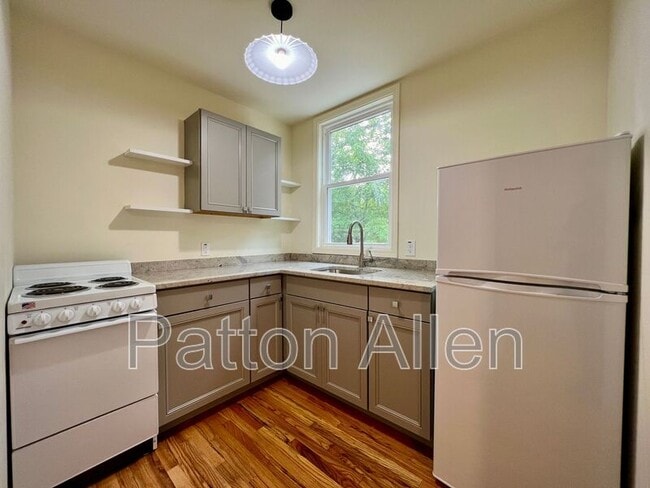 Photo - 43 Ravenscroft Dr