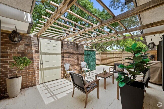 Building Photo - 406 4th Terrace Rental