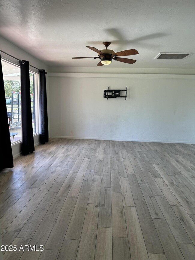 Photo - 3112 E Cypress St