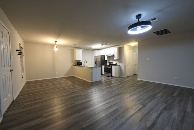Building Photo - 5910 Gael Elm