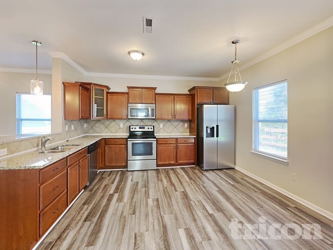 Photo - 704 Rocky Grove Glen