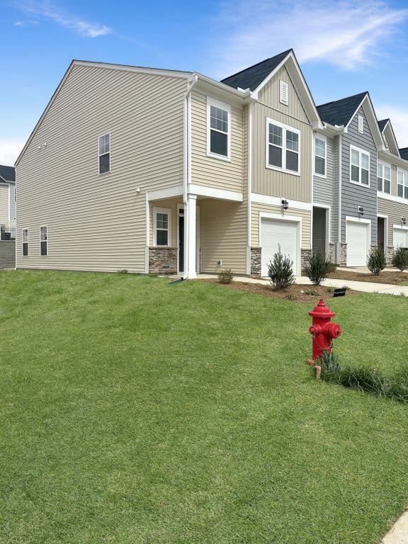 Photo - 911 Pilot St