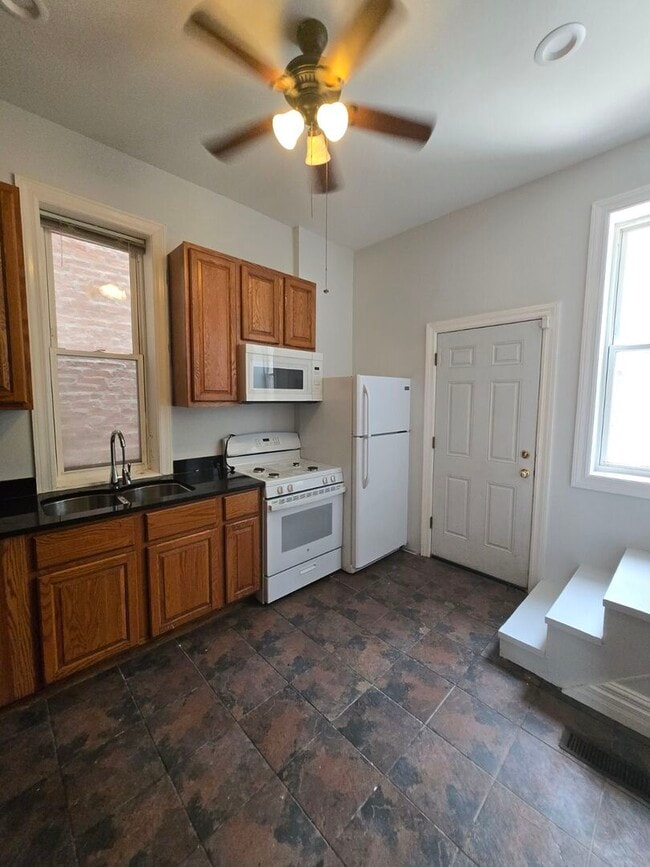 Photo - 4104 S Lake Park Ave