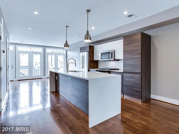 Photo - 1335 Childress St NE