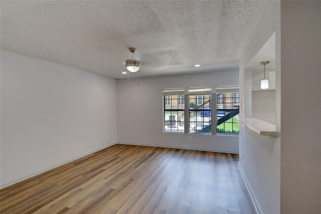 Photo - 800 Heights Blvd