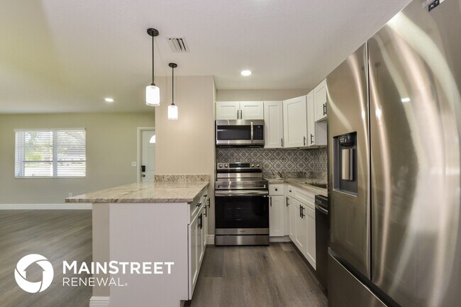 Photo - 983 N Waycross Cir