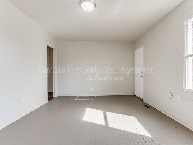 Photo - 517 E Boeing Dr