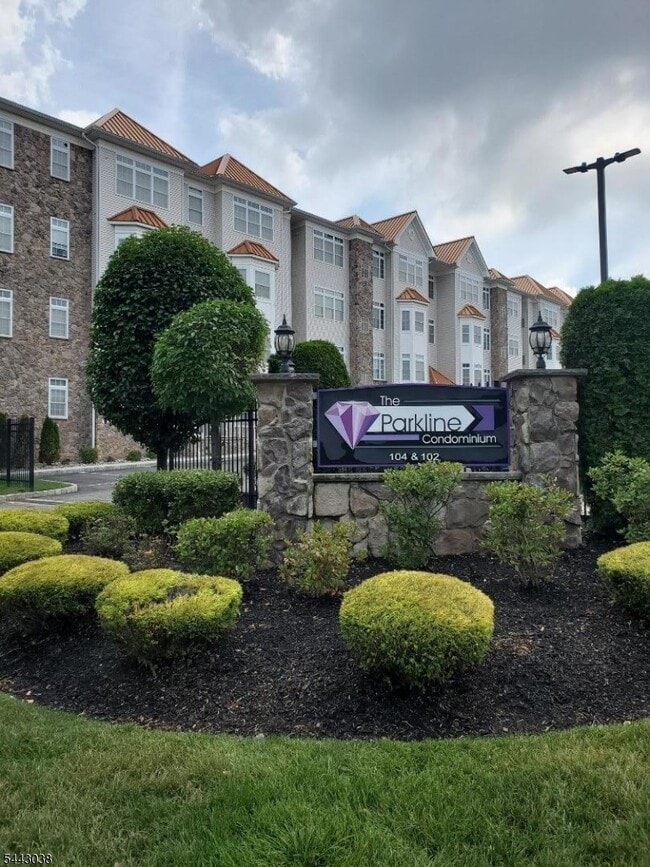 Building Photo - 104 E Elizabeth Ave Unit 207
