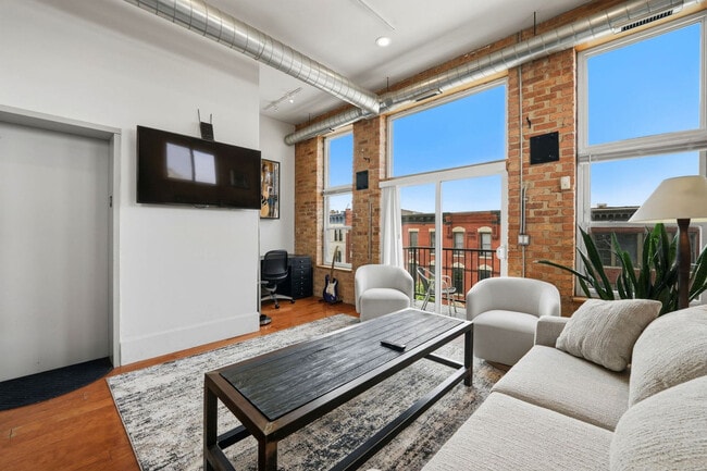 1541 N Milwaukee Ave Unit SI ID1354356P