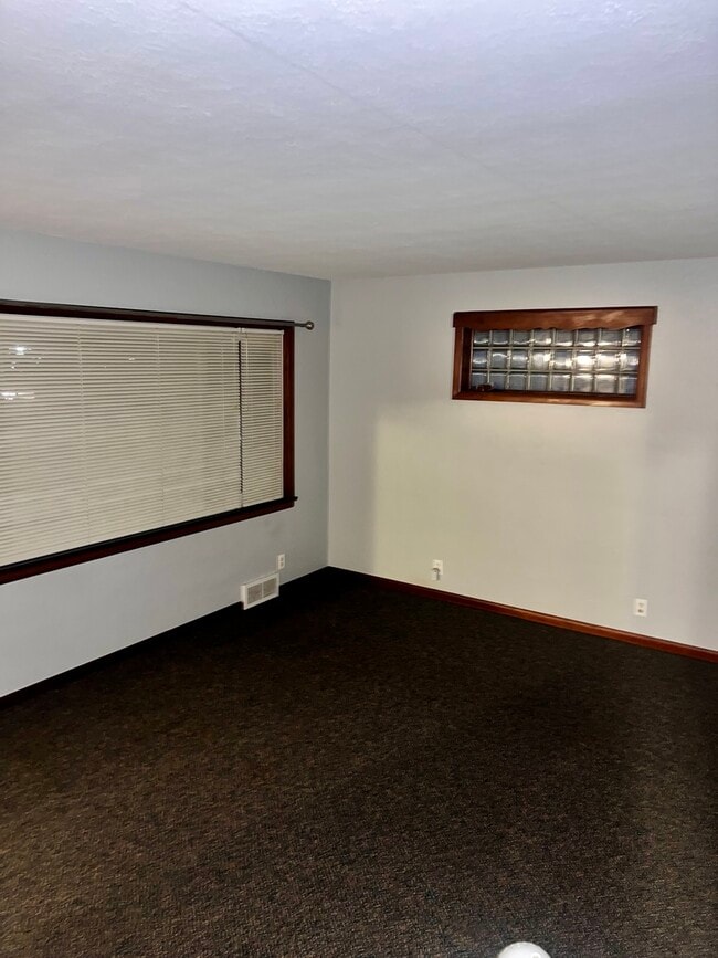 Photo - 1160 W Marion St