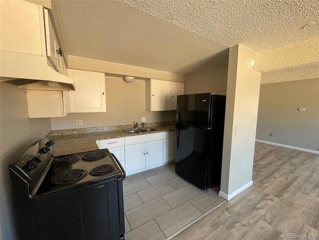 Photo - 1720 Chester St Unit 2