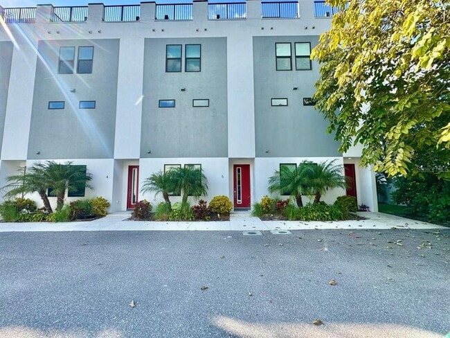 Building Photo - 4215 W North A St