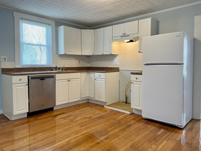 Photo - 74 Pine St Apartment Unit 1