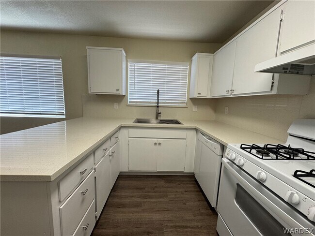 Photo - 2460 Lakeside Dr