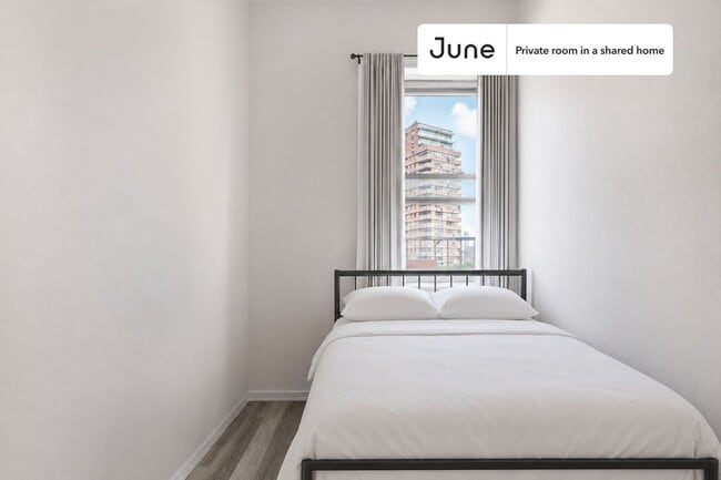 Building Photo - Room in Shared 3 bed/1 bath home in Lower East Side