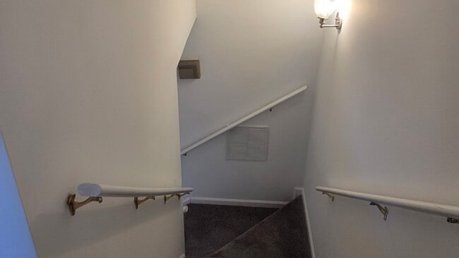 Photo - 905 Park Pl NE