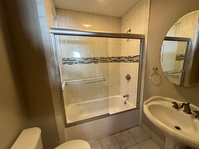 Photo - 258 Lexington St Unidad 2