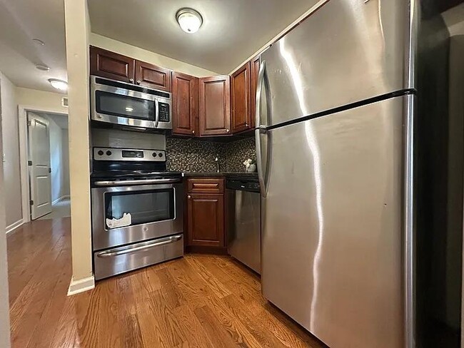 Building Photo - 1839 Willington St Rental