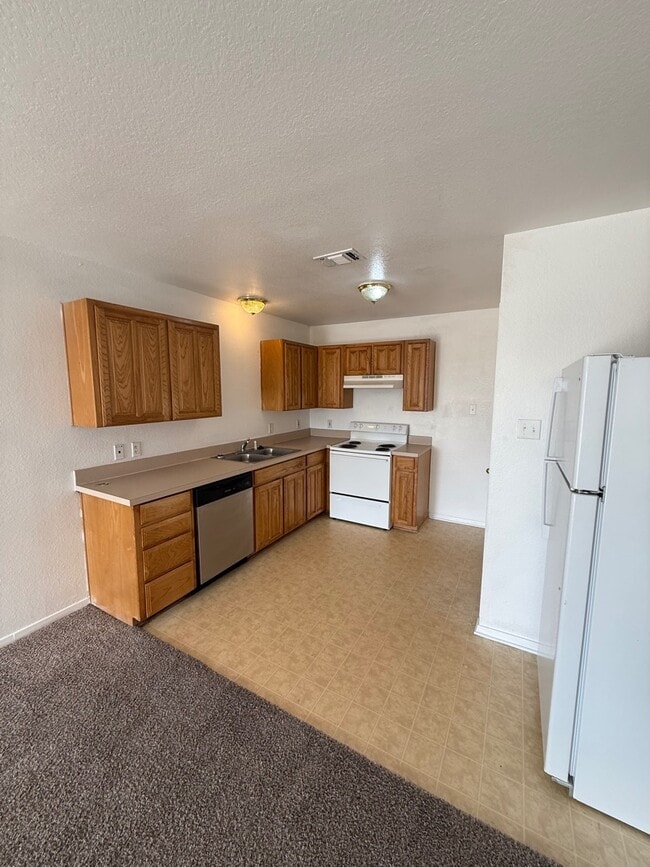 Photo - 201 E Godley Ave