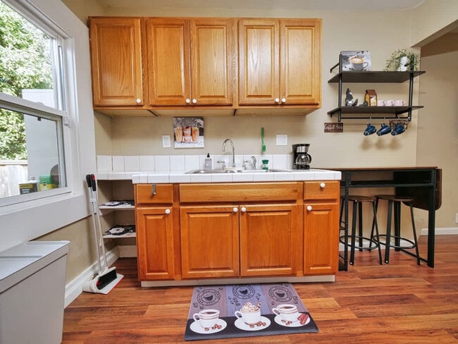 Photo - 2314 Bonar St Unit ID1310762P