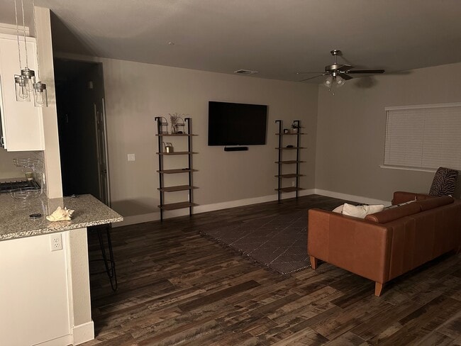 Photo - 43575 Crystal Cave Cir