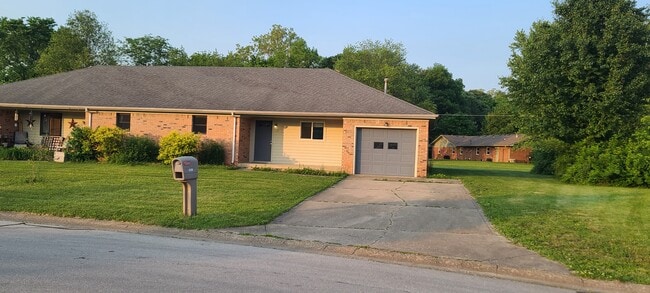 Photo - 1227 Hacienda Dr