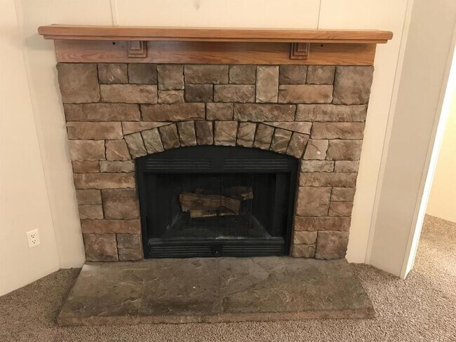 Photo - 2500 Redwood Cir