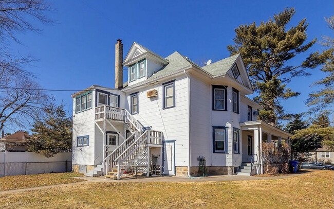 Photo - 310 University Blvd