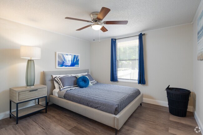1BR, 1BA - 576SF - Bedroom