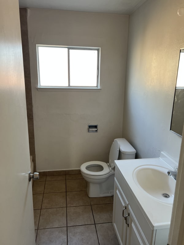 Photo - 2700 Whitcomb Way