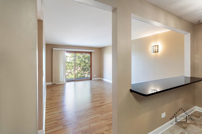 6540 W Irving Park Rd Unit 606