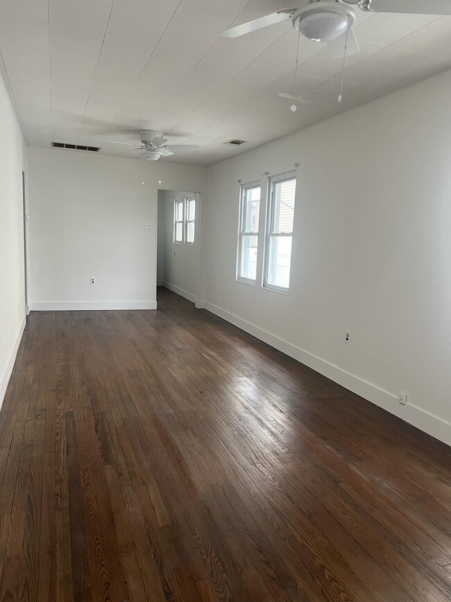 Photo - 135 W 17th Ave