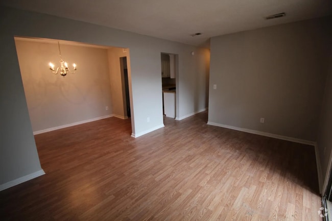Building Photo - 107 Thornwell Ct Rental