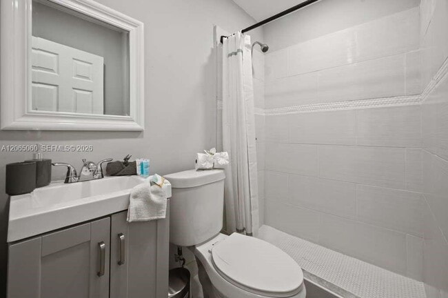 Photo - 213 Columbus Pkwy Unit 2