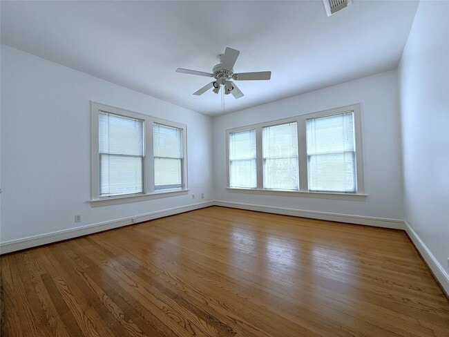 Photo - 2311 Wroxton Rd