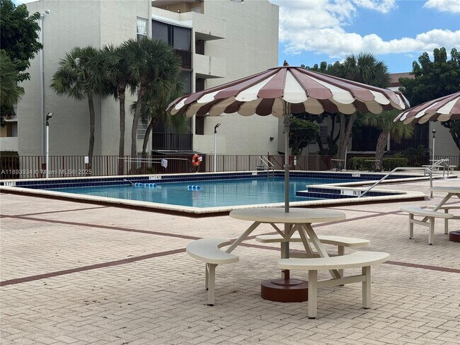 Photo - 8860 Fontainebleau Blvd Unit 305