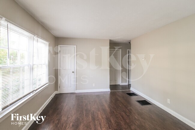 Photo - 1823 Lee St