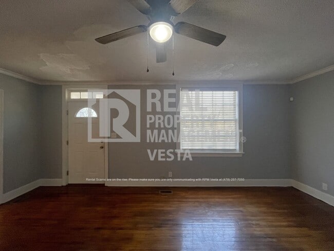 Photo - 1256 Winton Ave