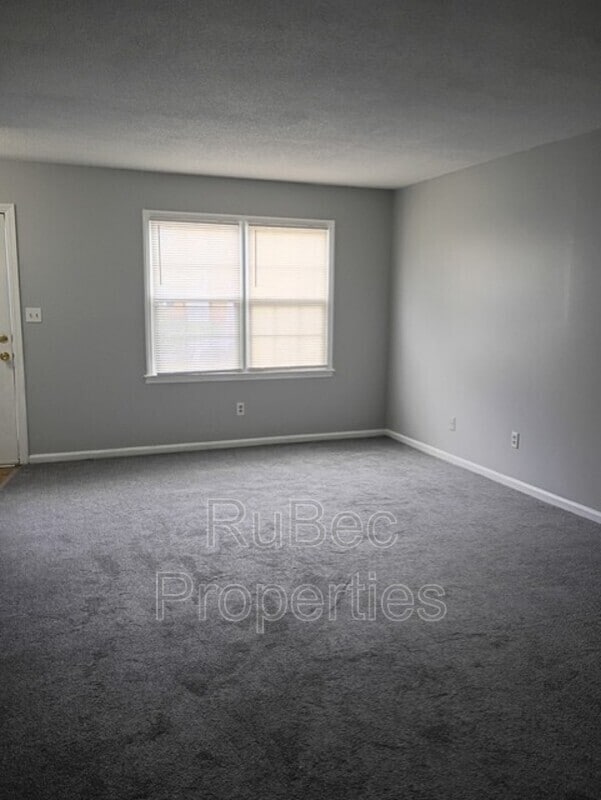 Photo - 913 Nottingham Dr