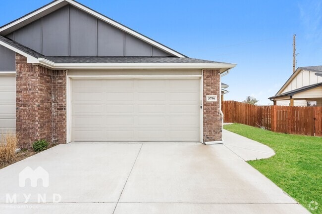 Building Photo - 5784 E Bristol Cir Rental