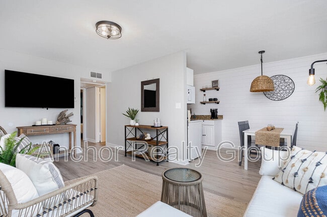 Photo - 909 Pacific Ave