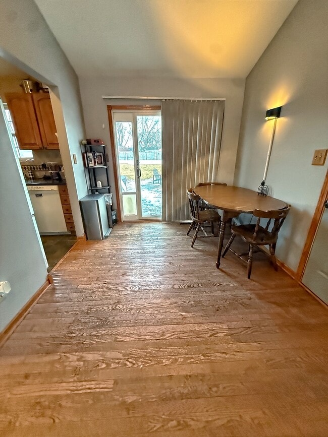 Photo - 236 N Middle Rd