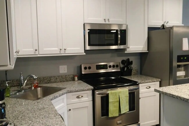 Photo - 4160 Lorain Ave Unidad UP East